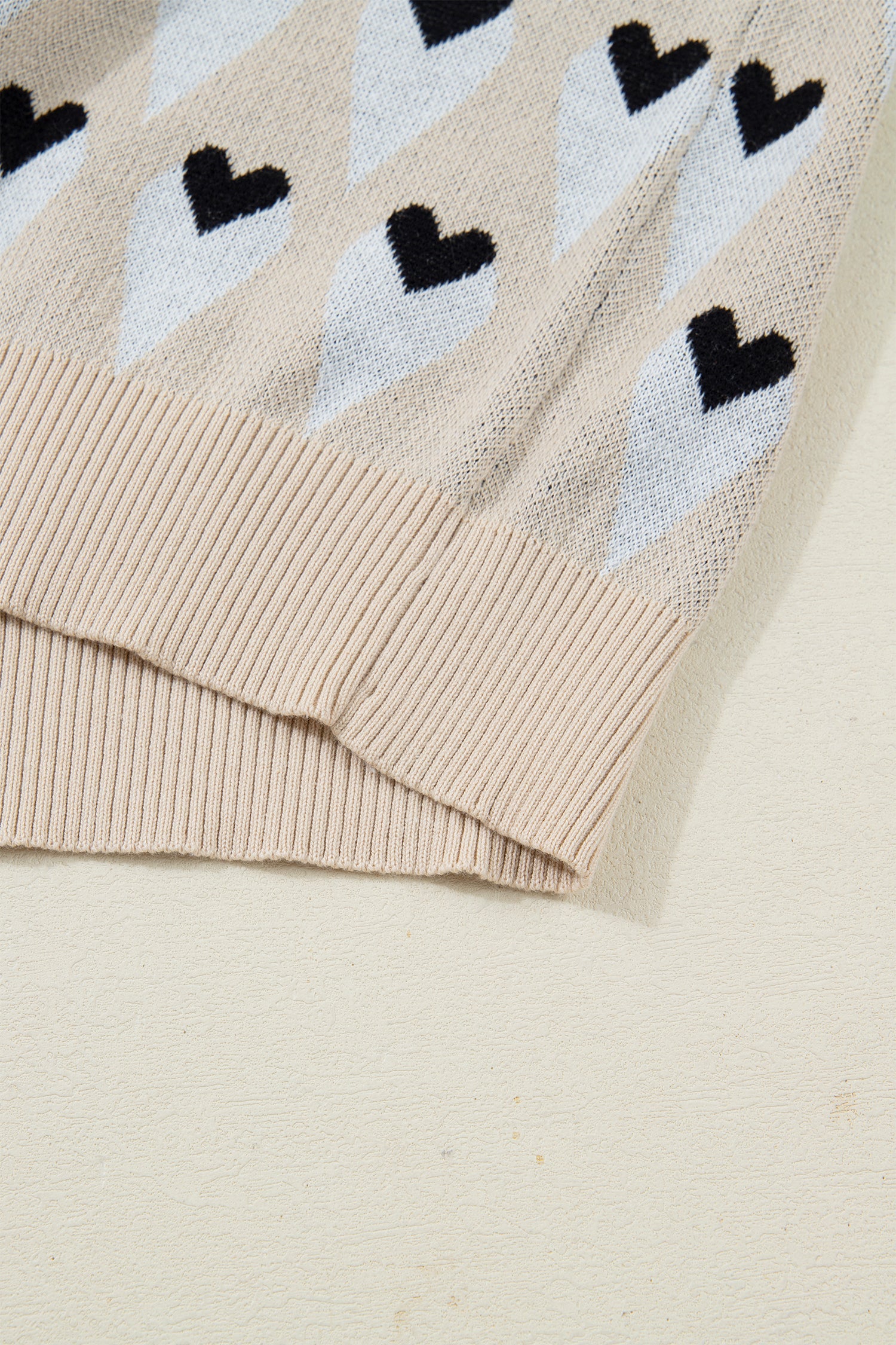 Geometric Heart Print Ribbed Trim Sweater