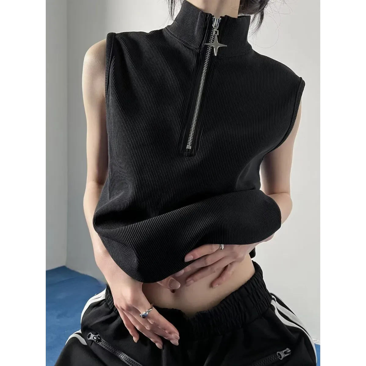 Sleeveless Half Zip Vest