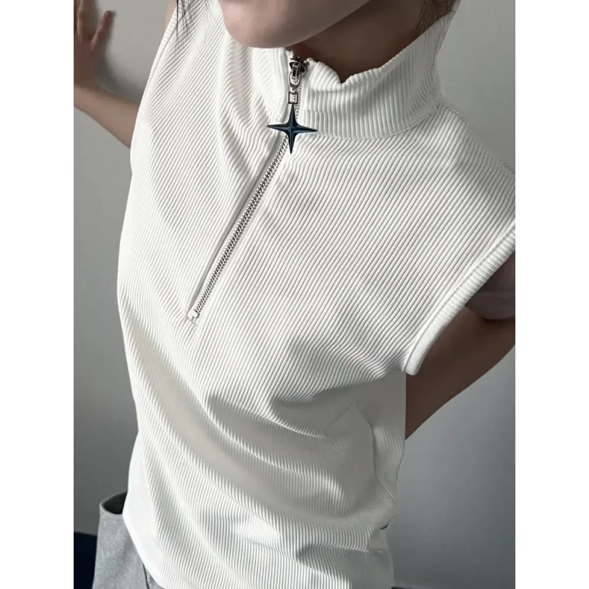 Sleeveless Half Zip Vest